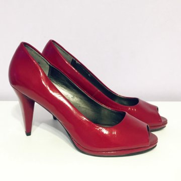 Туфли красные лакированные натуральная кожа р. 39