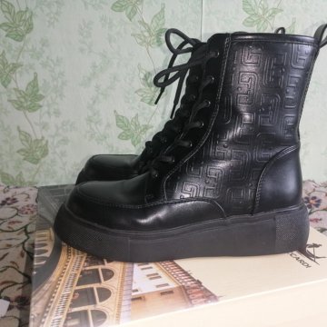 Ботинки Kari женские 38 размер