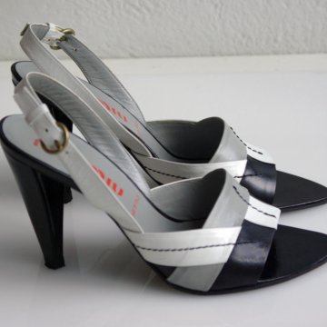 Босоножки от Miu Miu (Миучча Прада).