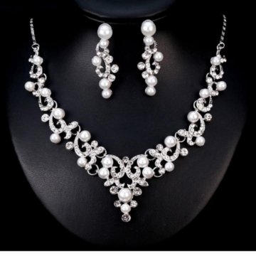 Колье и серьги бижутерия свадебная , вечерняя