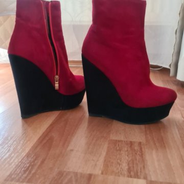 Ботильоны красно-чёрные в отличном состоянии