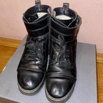Демисезонные кожаные ботинки