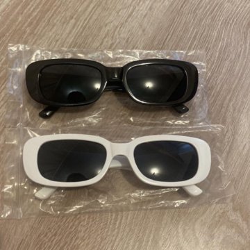 Очки черные и белые