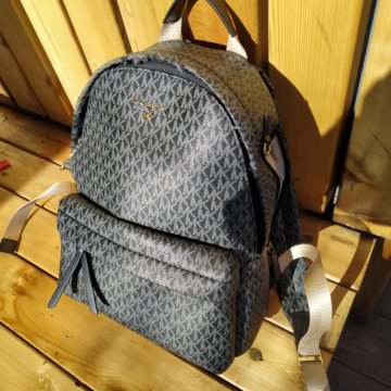 Рюкзак женскии