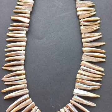 Бусы из перламутра