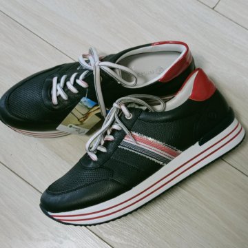 Женские кроссовки Rieker Remonte (42)