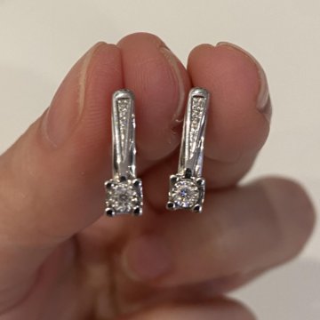 Серьги из белого золота с бриллиантами