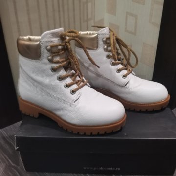 Женские ботинки