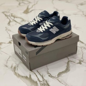 Кроссовки New Balance 2002