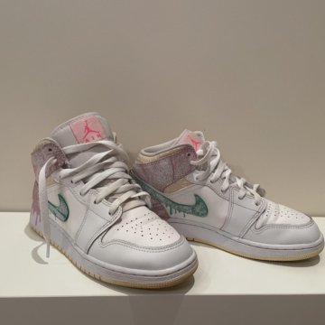 Кроссовки Nike Paint