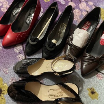 Женские туфли пакетом.