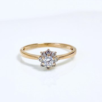 Золотое кольцо с фианитами