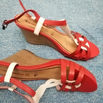 Босоножки красные