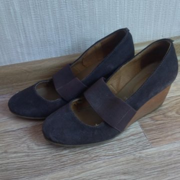 Туфли замшевые на танкетке