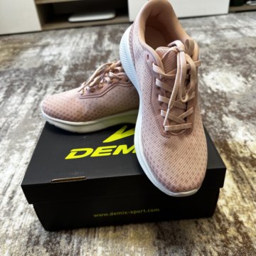 Кроссовки женские demix 37 новые