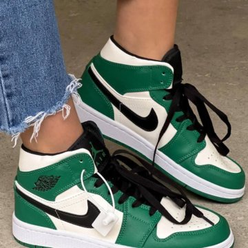 Кроссовки Новые Nike air Jordan 1