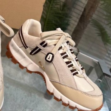 Кроссовки Новые Nike Humara