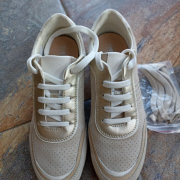 Кроссовки женские GEOX р. 37