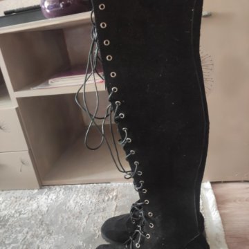 Сапоги высокие на шнуровке