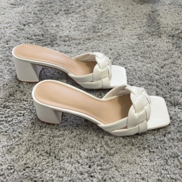 Босоножки женские новые