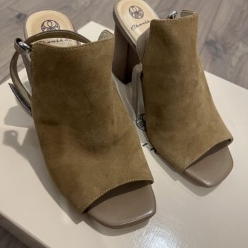 Босоножки Эконика