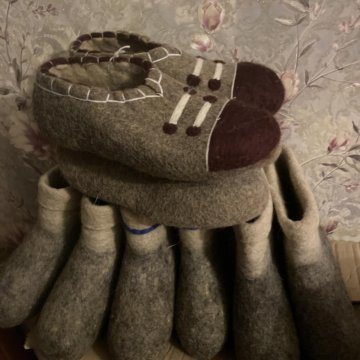 Тапочки валяные и валенки