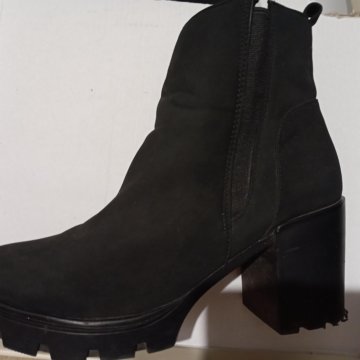 Ботинки демисезон замшевые