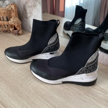 Ботинки женские