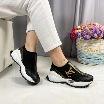 Лёгкие кроссовки Louis Vuitton