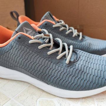 Кроссовки Reebok 37.5