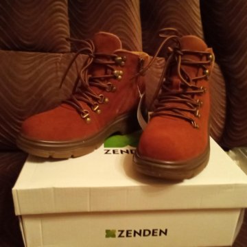 Ботинки демисезонные 37 размер новые