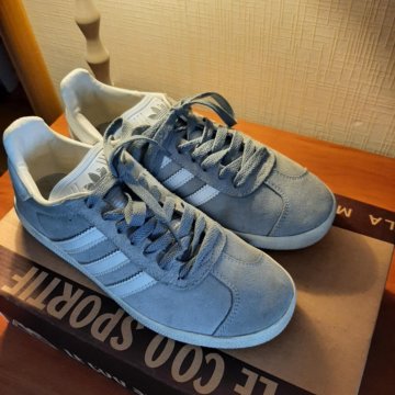 Кроссовки женские Adidas