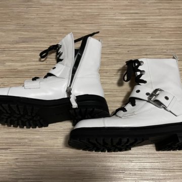 Ботинки женские Гриндерсы Zara