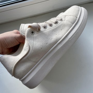 Весенние мягкие кроссовки женские