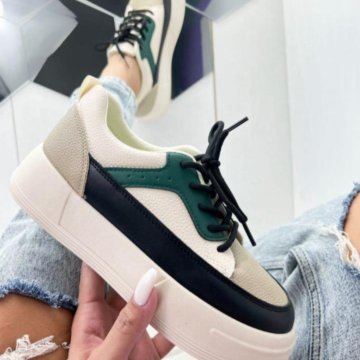 Сникерсы женские