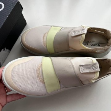 Новые кроссовки Ecco ST1 LITE