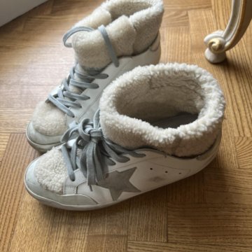 Зимние кроссовки Golden Goose