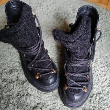 Ботинки женские 38 размер новые