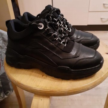 Кроссовки 36