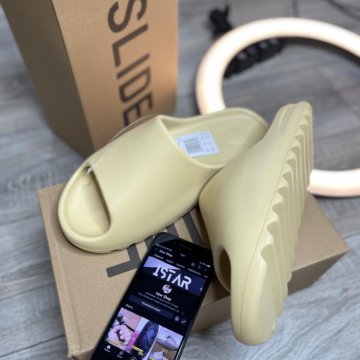 Тапочки Adidas Yeezy Slide женские/мужские