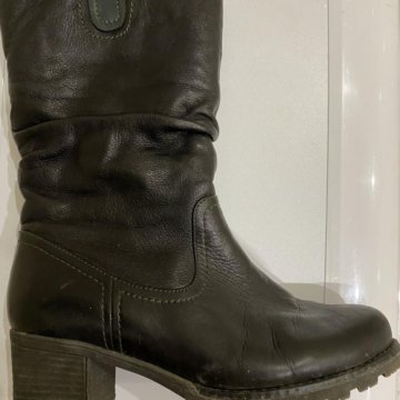 Зимние кожаные сапоги на меху