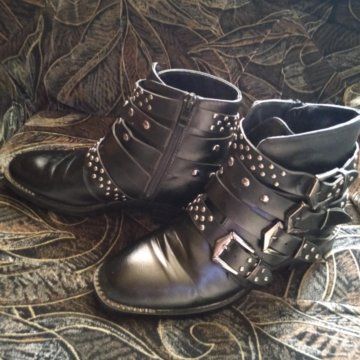 СТИЛЬНЫЕ БОТИНКИ.