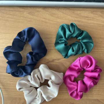 Абсолютно новые неношеные резинки для волос