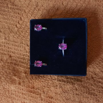 Комплект с топазами