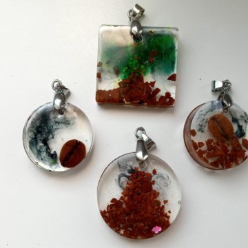 Кулоны из эпоксидной смолы