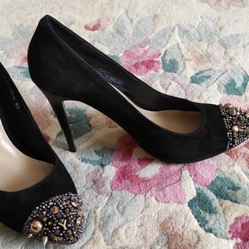 Туфли замшевые на шпильке 39 р-р