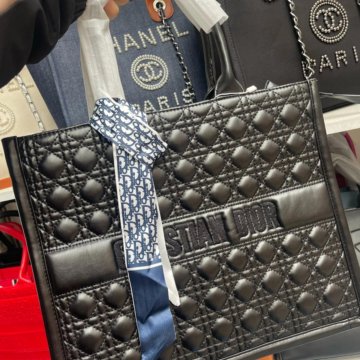 Сумки-шопер Dior