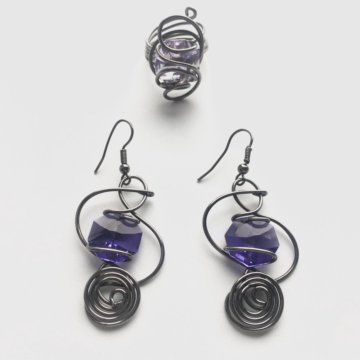 Кольцо и серьги скрипичный ключ сиреневые