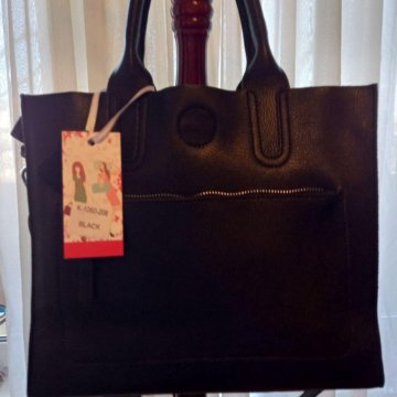 Модная сумочка из натуральной качественной кожи