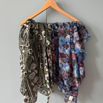 Продаю 2 парео фирм Naf Naf и Joss